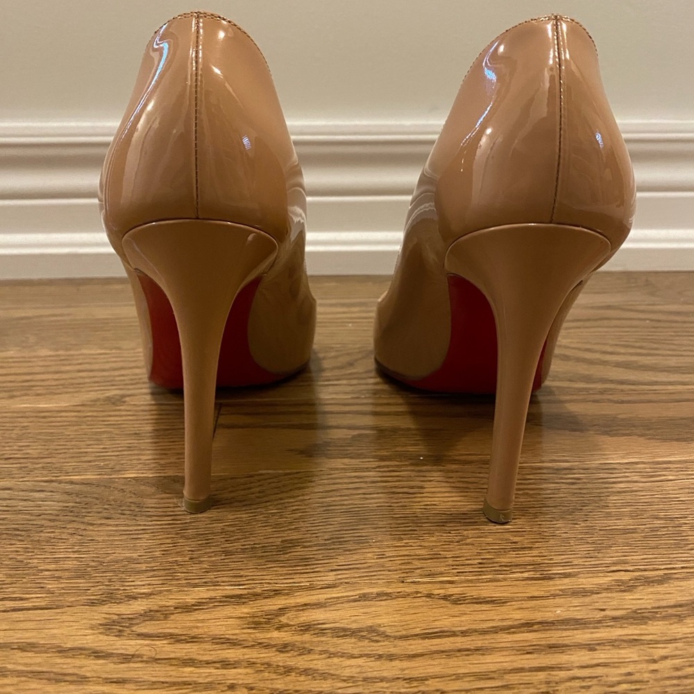 Christian Louboutin Pigalle 100 Nude Patent Leather in size 37. - Picture 4 of 6